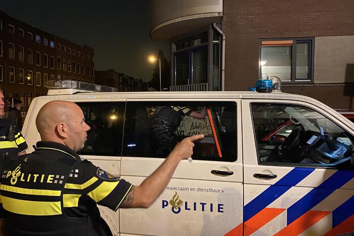 Twee aanhoudingen na achtervolging personenauto met schade