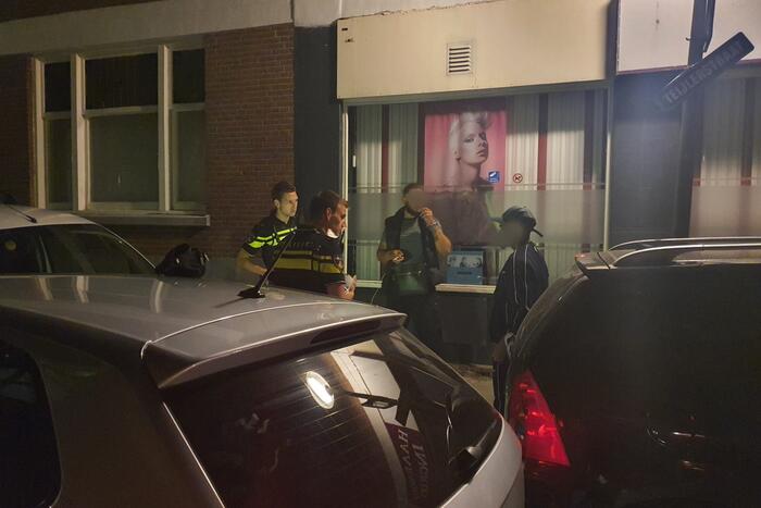 Twee aanhoudingen na achtervolging personenauto met schade