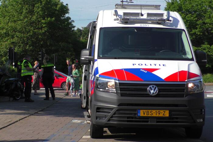 Scooterrijder gewond bij botsing met auto