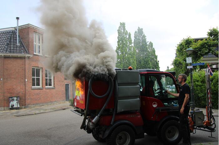 Voertuig afvalverwerker Omrin vat vlam