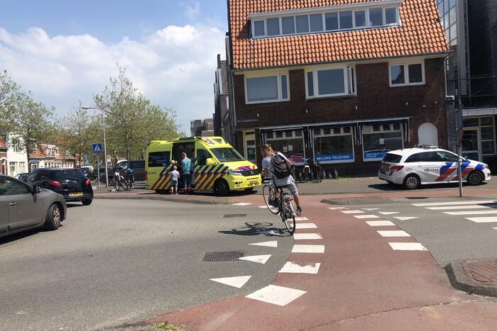 Persoon gewond bij botsing op rotonde