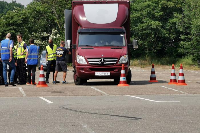 Grootscheepse controle door politie, douane en gemeente