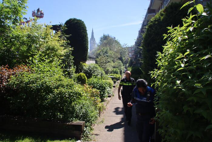 Enorme rookwolken bij zeer grote brand in woning