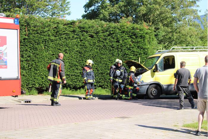 Onderzoek naar mogelijke brand in bestelbus