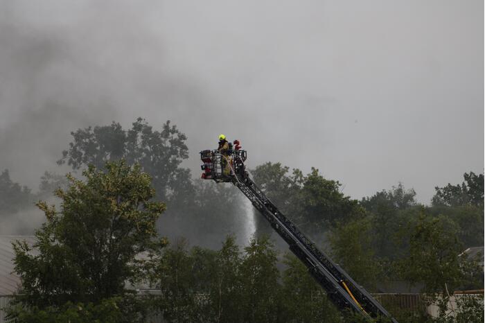 Uitslaande brand in loods waar drugsafval werd gevonden