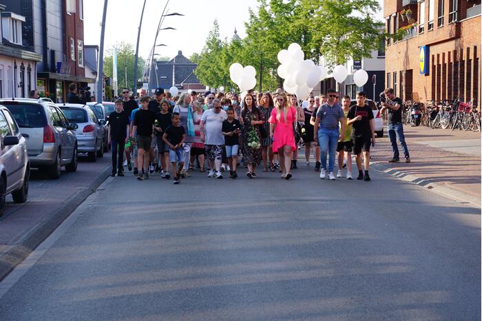 Stille tocht voor doodgestoken 14-jarige jongen
