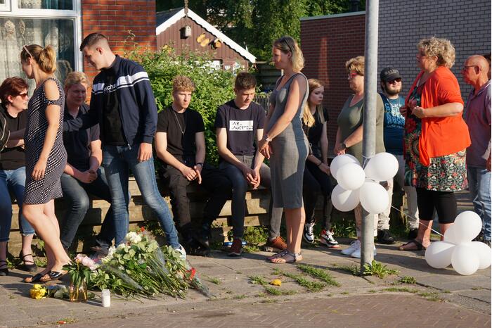 Stille tocht voor doodgestoken 14-jarige jongen
