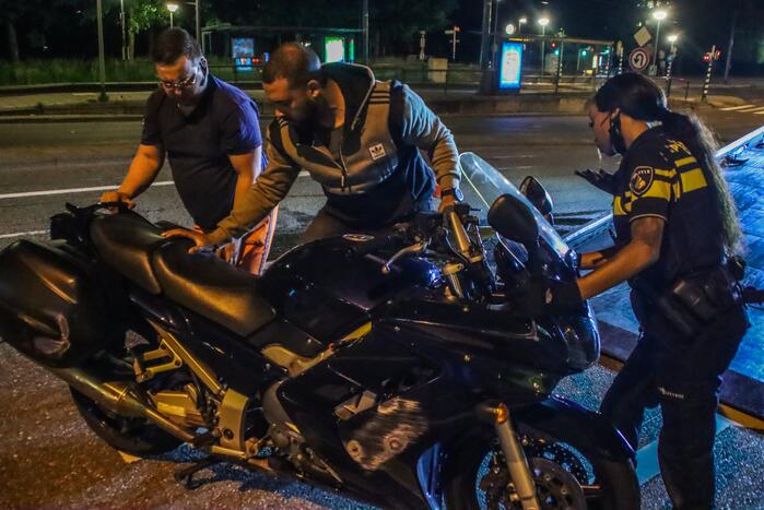 Motorrijder gewond na ongeval met voertuig