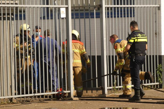 Brand in bedrijf snel onder controle