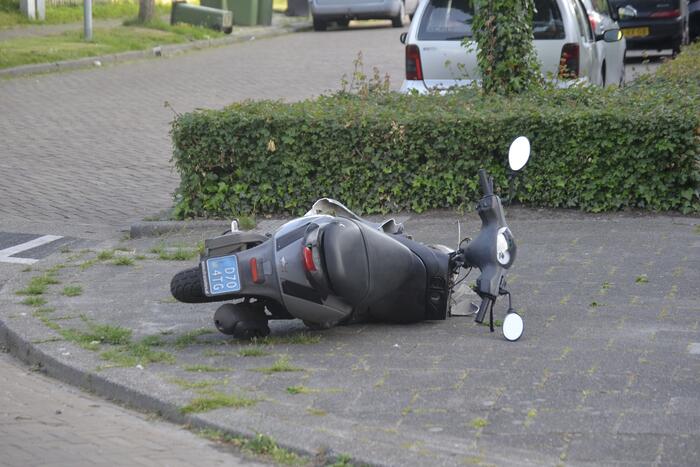 Scooterrijder gewond bij botsing met auto