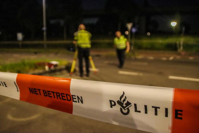 Motorrijder zwaargewond bij botsing met personenauto