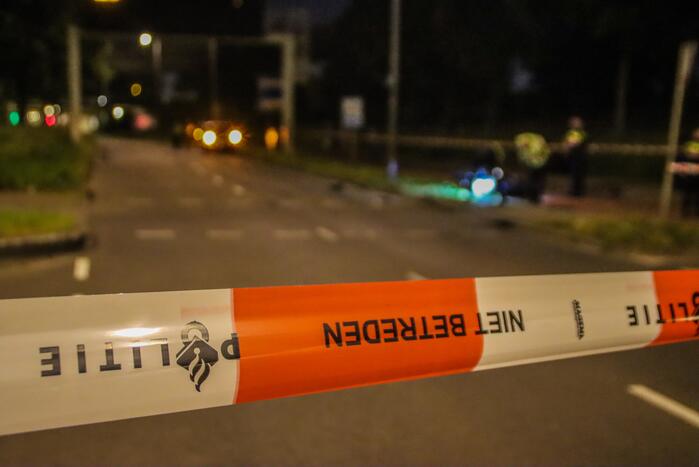 Motorrijder zwaargewond bij botsing met personenauto