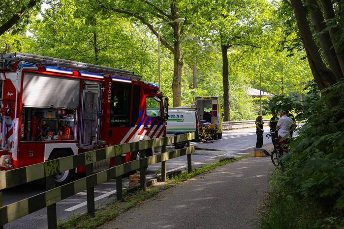 Persoon bekneld in voertuig na ernstig ongeval
