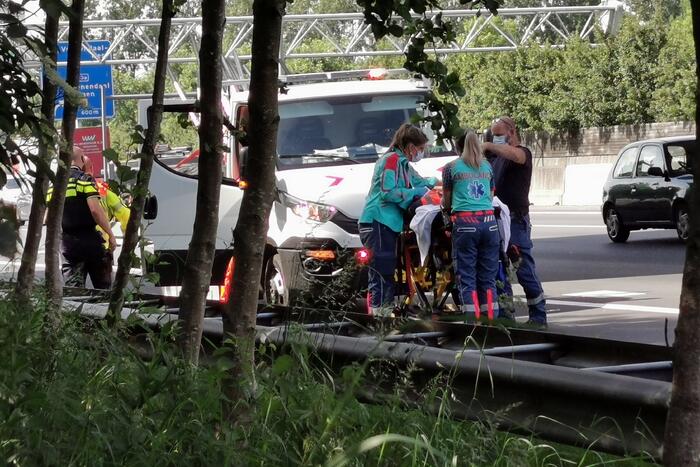 Kraanwagen botst achterop werkverkeervoertuig