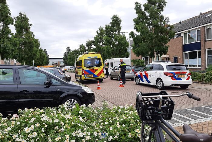Brommerrijder gewond bij botsing met auto