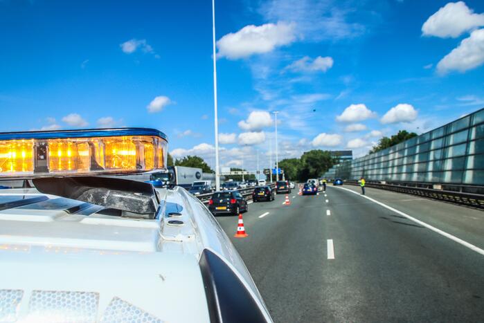 Flinke verkeersopstopping bij ongeval op rijksweg