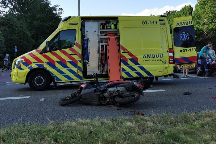 Scooterrijder gewond bij botsing met auto
