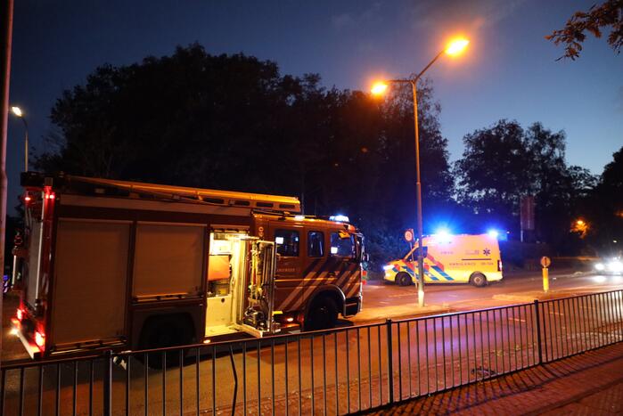 Persoon zwaargewond aangetroffen naast spoor
