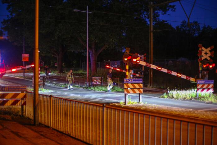 Persoon zwaargewond aangetroffen naast spoor