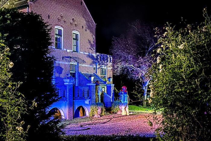 Accu's in kelder villa vatten vlam