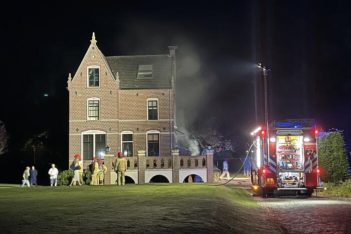 Accu's in kelder villa vatten vlam