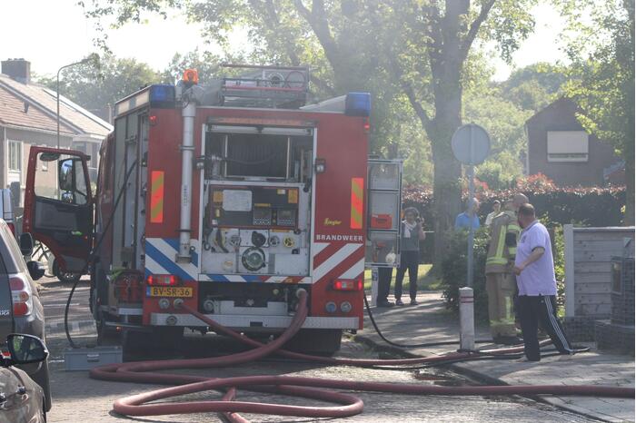 Schuur verwoest door uitslaande brand