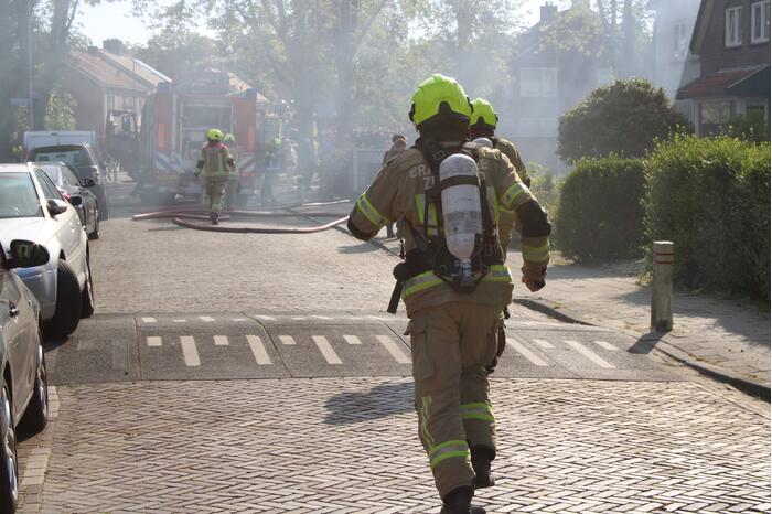Schuur verwoest door uitslaande brand