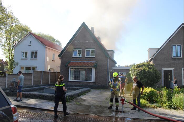 Schuur verwoest door uitslaande brand