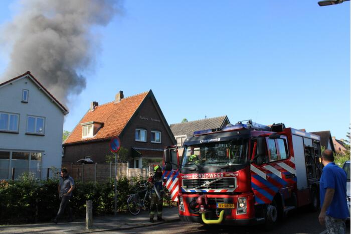 Schuur verwoest door uitslaande brand