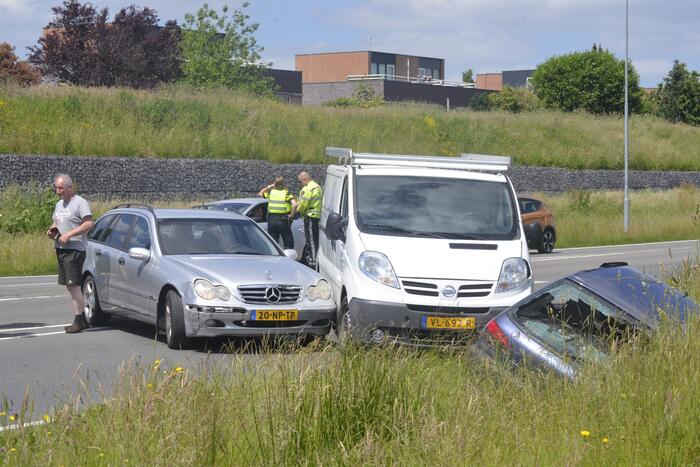 Verkeersruzie eindigt in ongeval met meerdere voertuigen