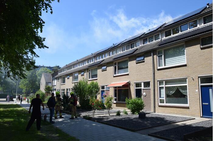 Veel rook bij brand op dak
