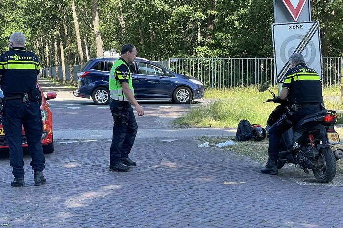 Scooterrijder gewond bij ongeval met personenauto