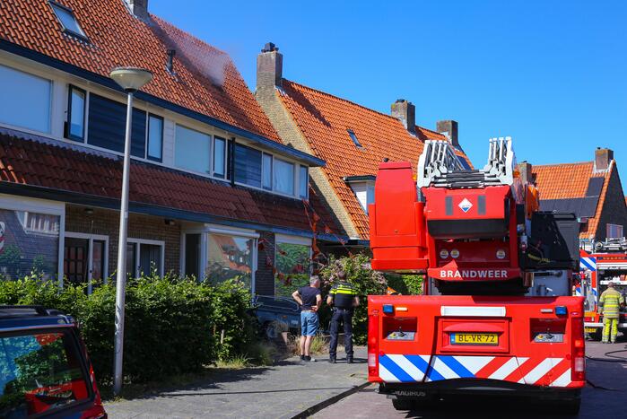 Grijze rookontwikkeling brand in woning