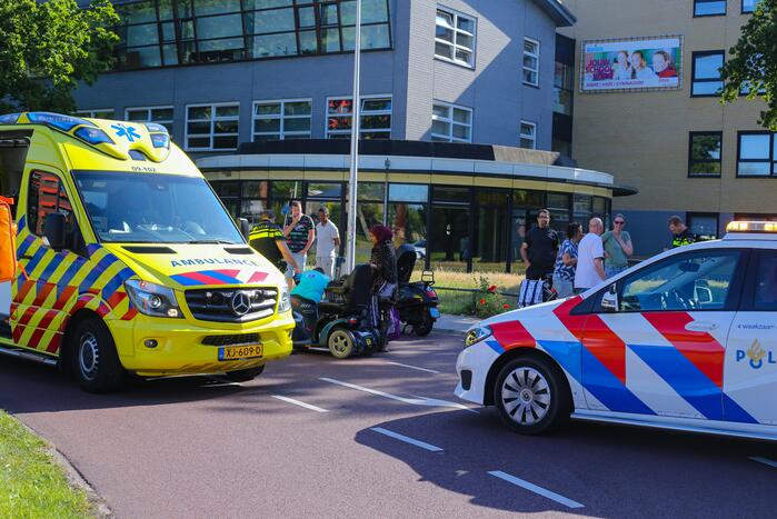 Twee gewonden na ongeval tussen scootmobiel en scooter