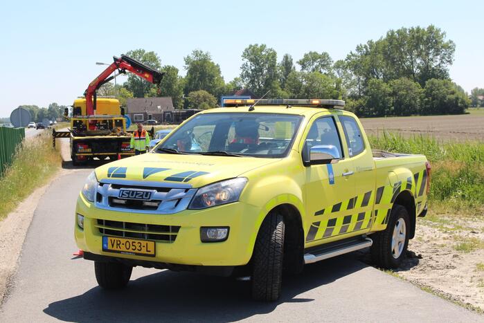 Automobilist botst op schrikhek