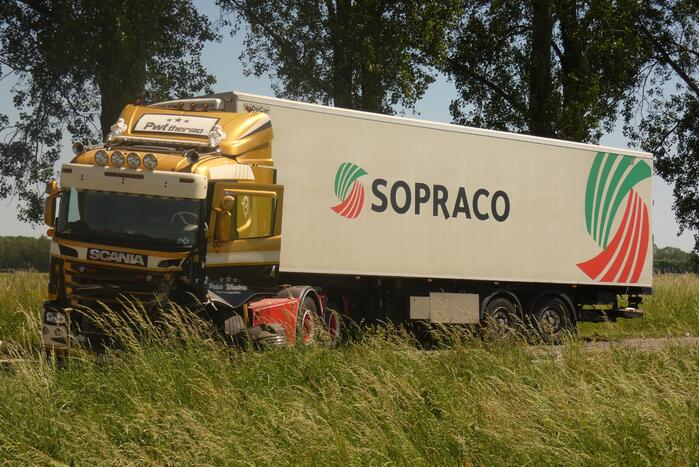 Persoon overleden bij ongeval met vrachtwagen