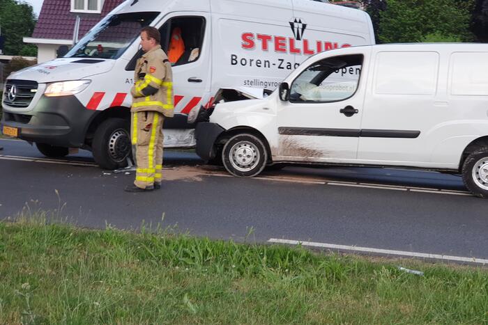 Zwaar ongeval tussen twee bestelbussen