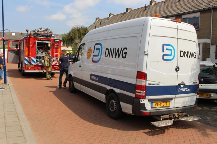 Brandweer en DNWG doen onderzoek naar gaslucht