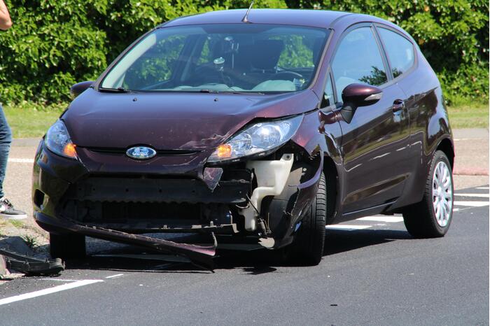 Flinke schade bij botsing op kruising