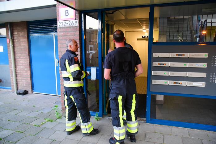 Onderzoek naar brandlucht in lift