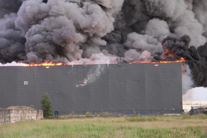 Zeer grote brand in recyclebedrijf