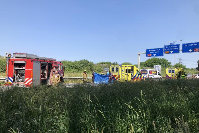 Traumahelikopter landt op snelweg na dodelijk ongeval