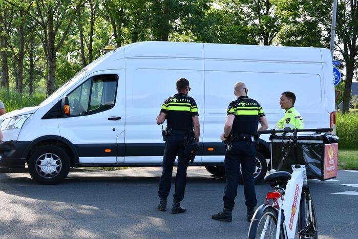 Fietsers gewond na ongeval met bestelbus
