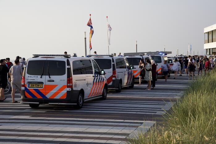 Grote politie-inzet na incident op strand