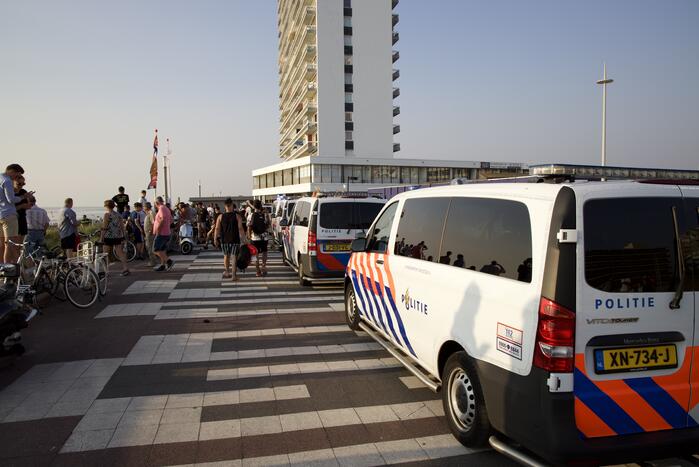 Grote politie-inzet na incident op strand
