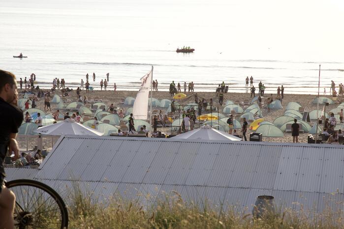 Grote politie-inzet na incident op strand