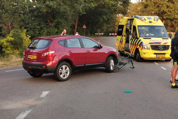 Wielrenner gewond bij botsing met auto