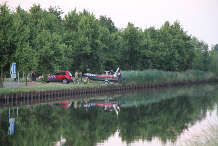 Zoektocht naar mogelijke drenkeling na aantreffen boot