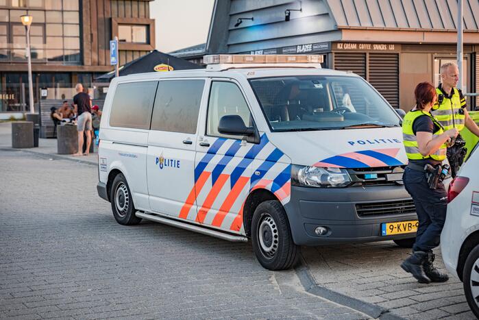 Strand ontruimd na drukte