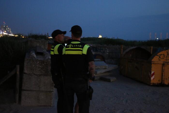 Grote politie inzet op strand, meerdere aanhoudingen verricht